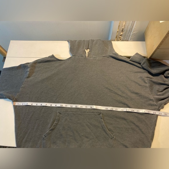 Wildfox Women’s Shady Lady Pullover Hoodie Kangaroo Pocket 1 Cold Shoulder Large - Picture 15 of 16